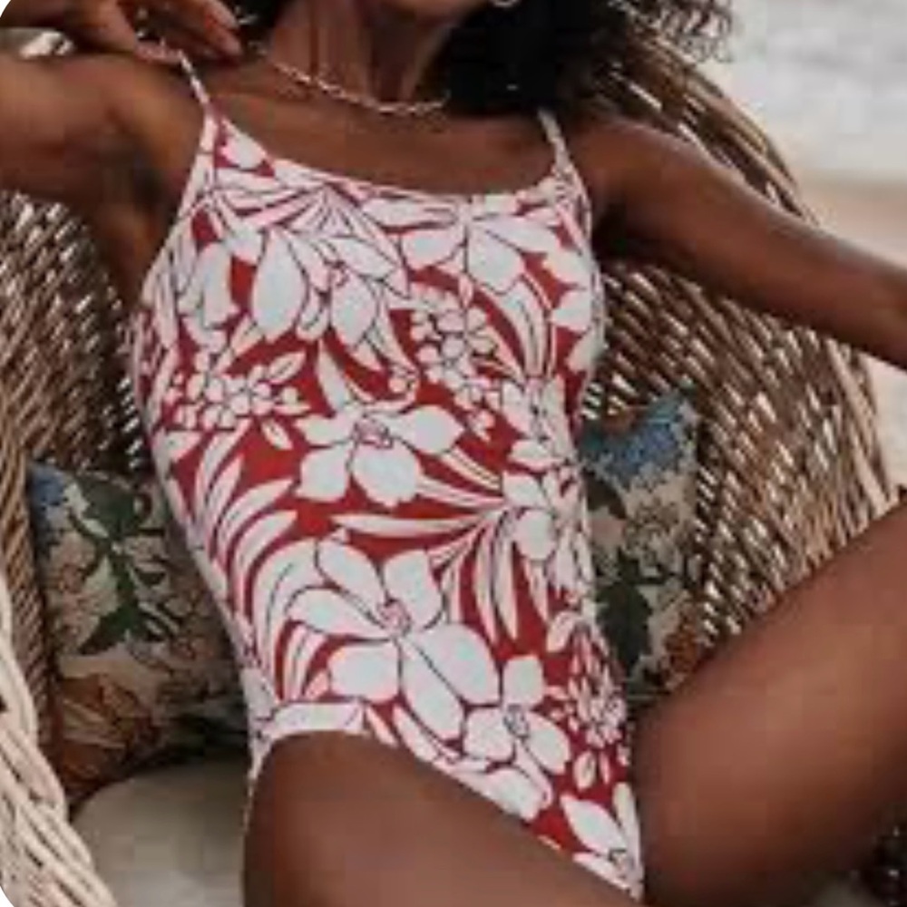 Summersalt Hibiscus suit!